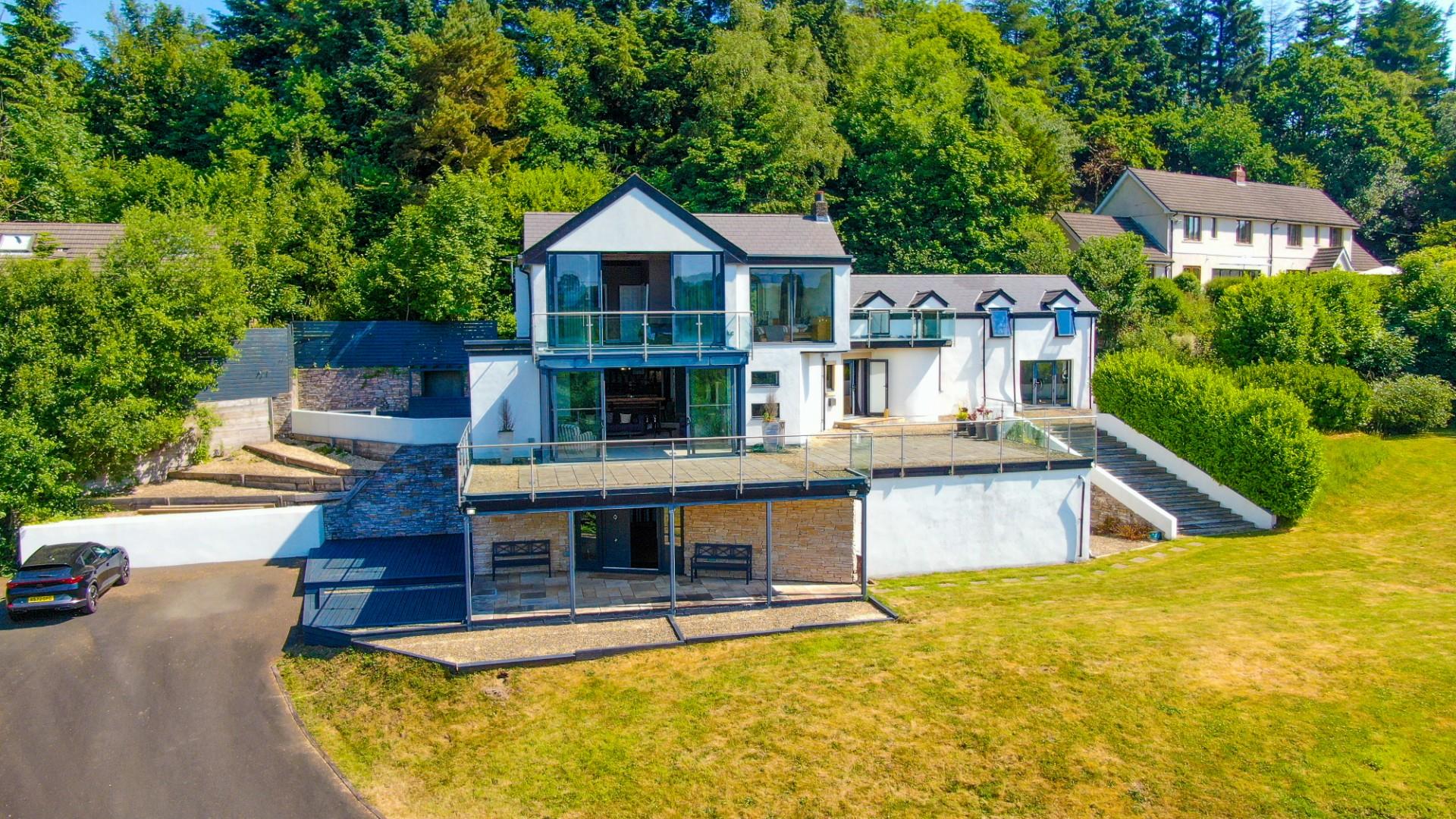 WAUNWAELOD WAY, CAERPHILLY Jeffrey Ross Estate Agents